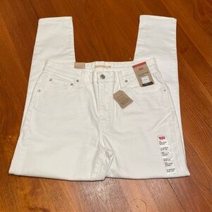 Quality ladies, Levi’s 721 high-rise skinny. 32 inch waist.